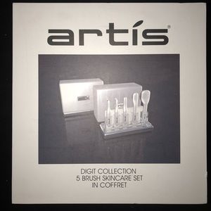 Never used Artis Digit collection make-up brushes